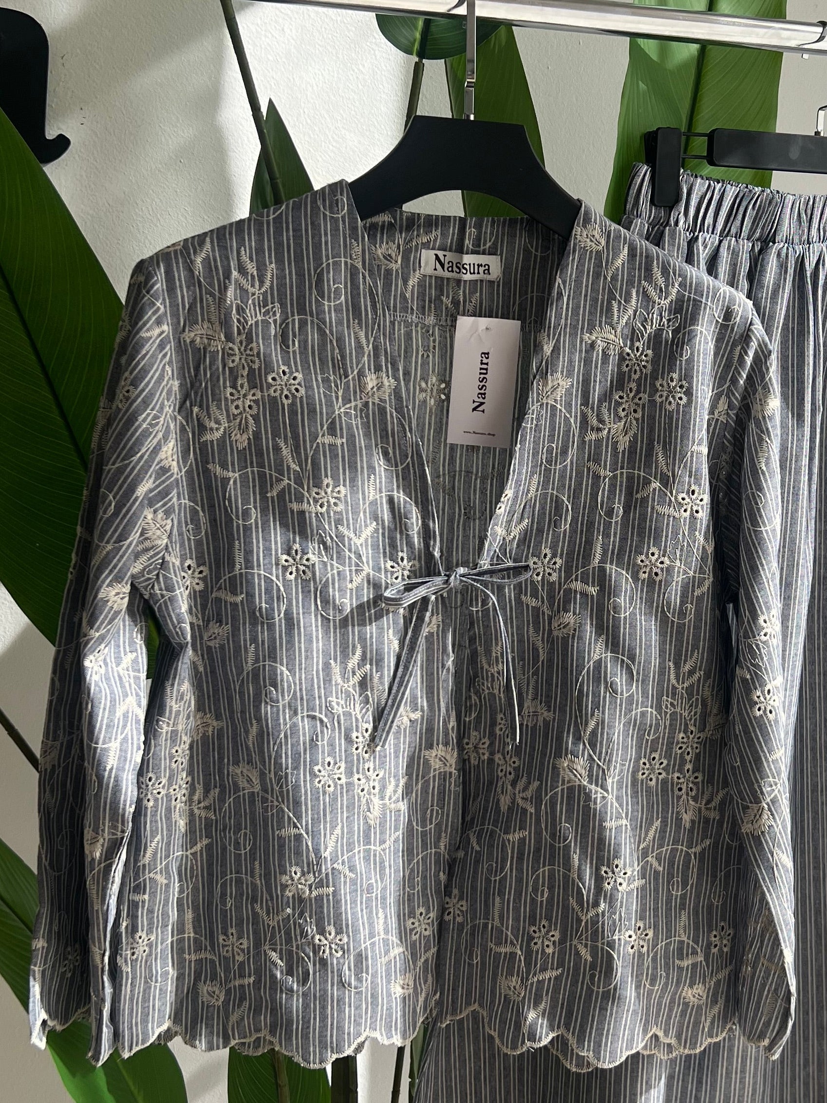 Haut JARDIN EN LIN EN BRODERIE ANGLAISE