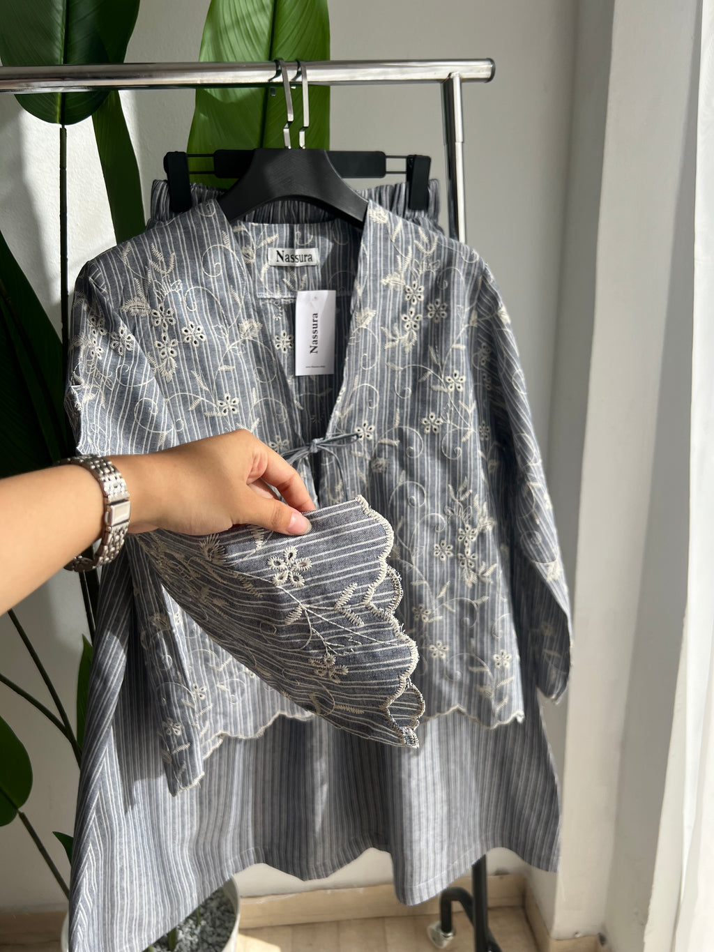 Haut JARDIN EN LIN EN BRODERIE ANGLAISE