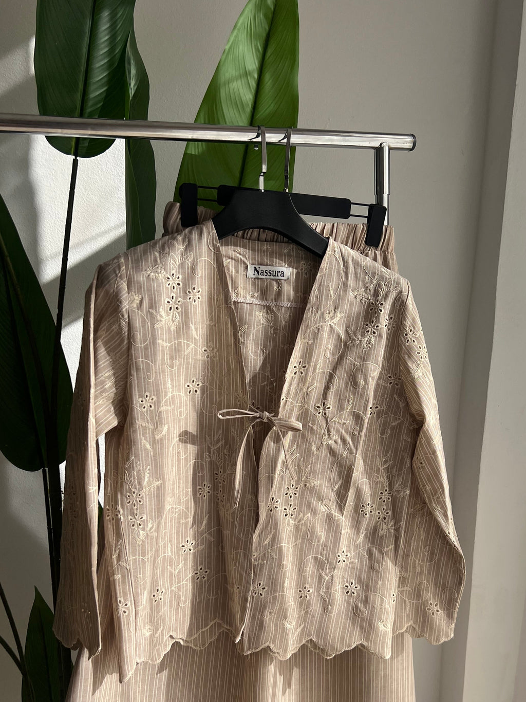 Haut JARDIN EN LIN EN BRODERIE ANGLAISE
