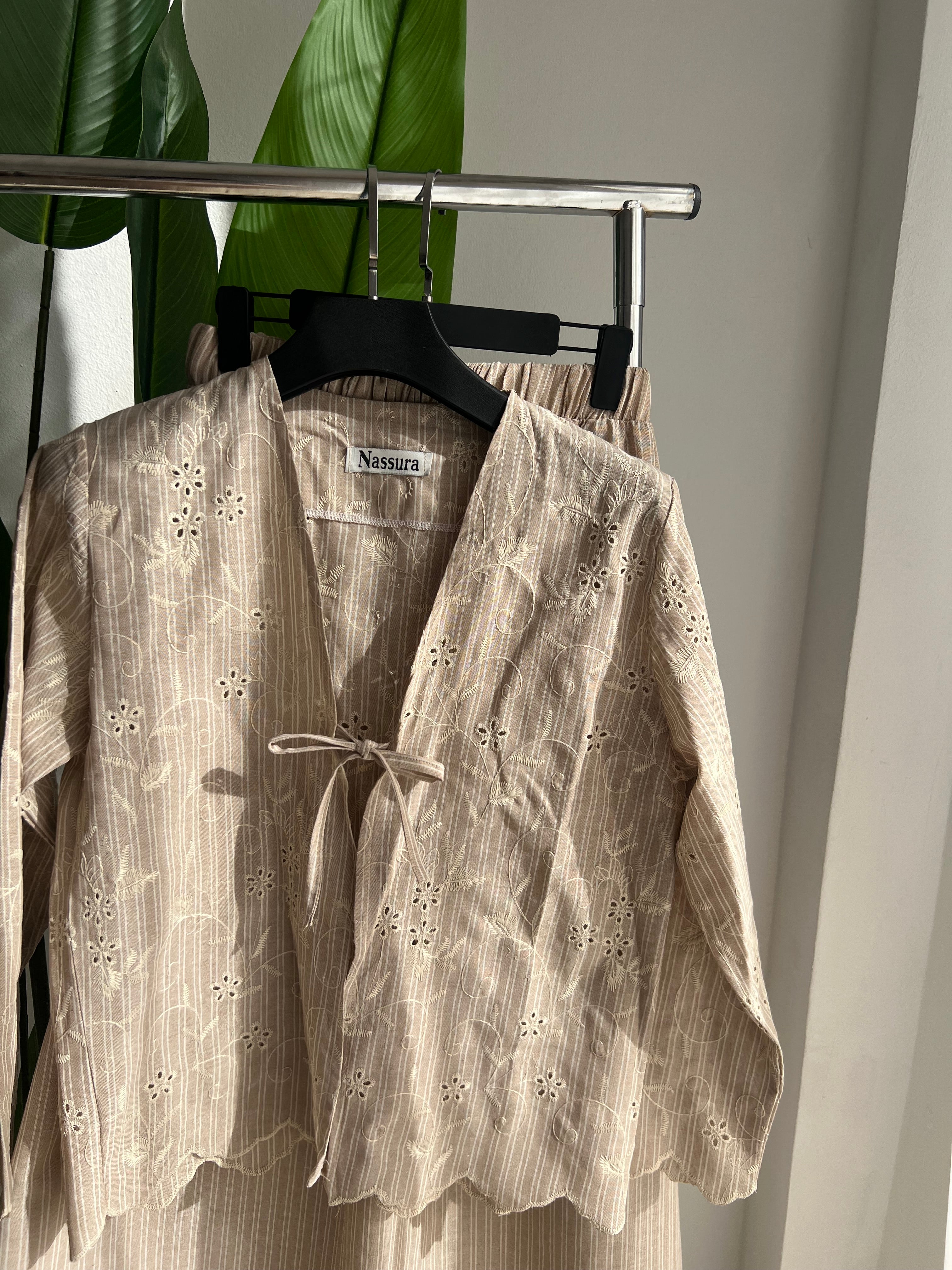 Haut JARDIN EN LIN EN BRODERIE ANGLAISE