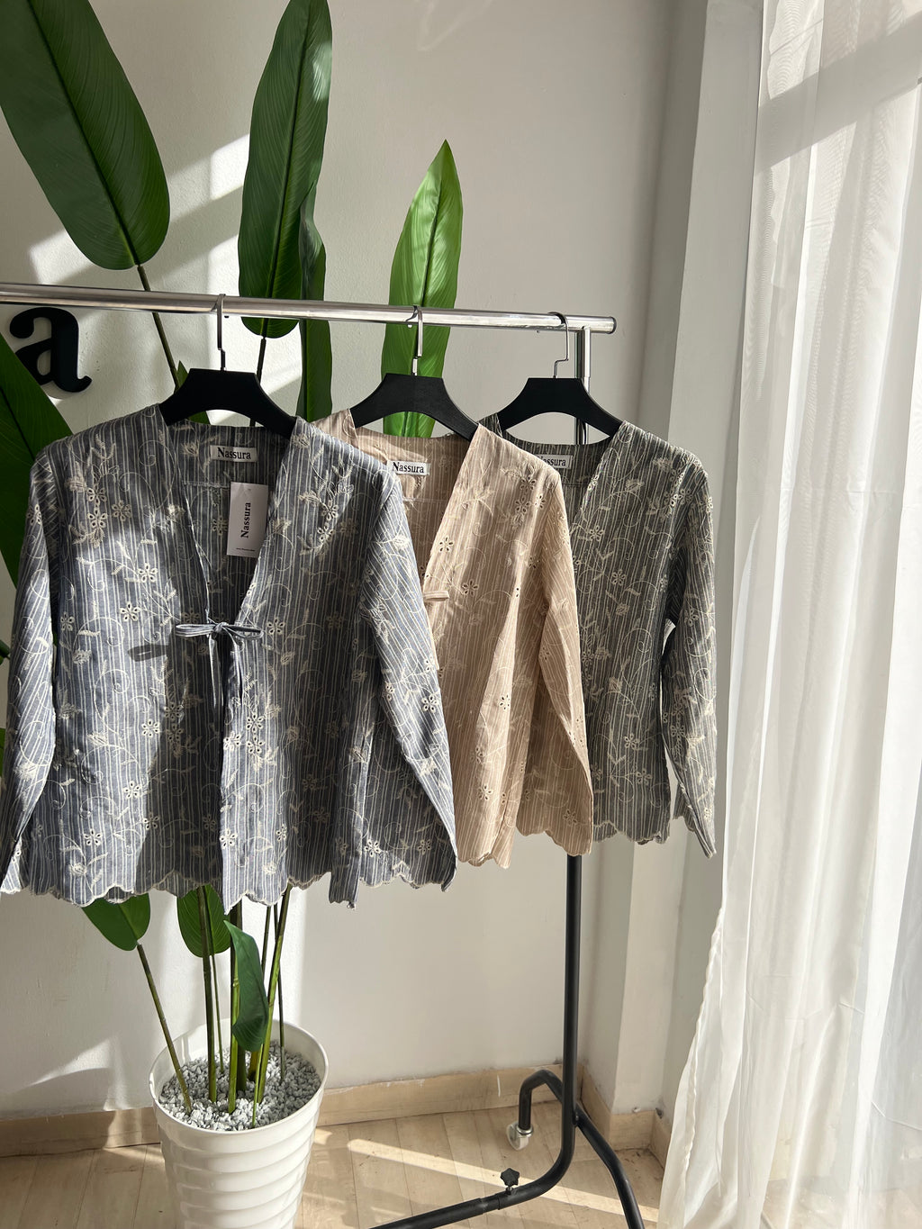 Haut JARDIN EN LIN EN BRODERIE ANGLAISE