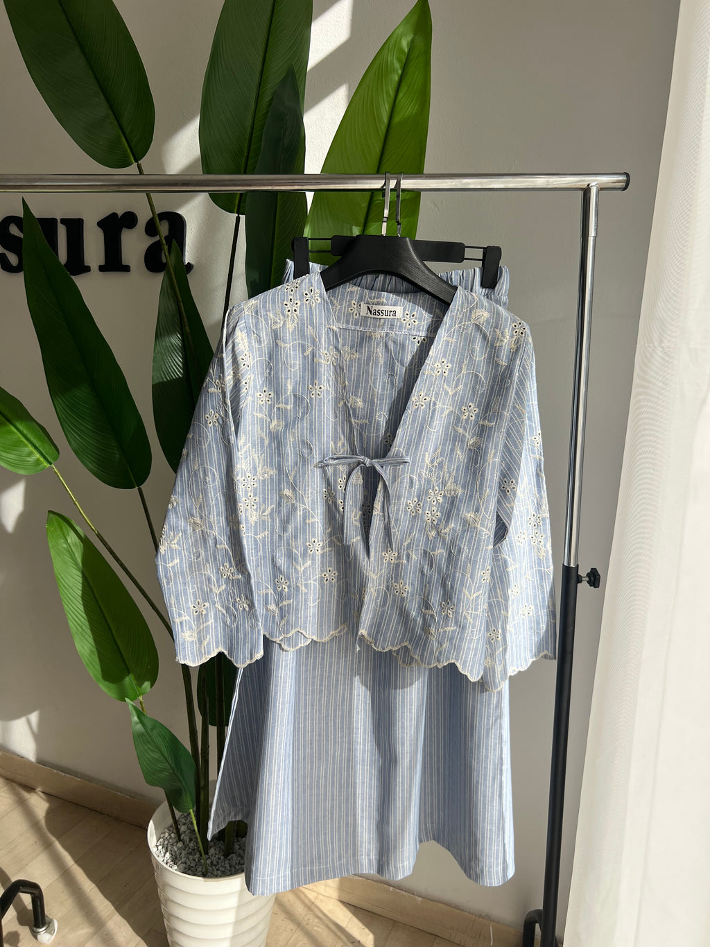 Haut JARDIN EN LIN EN BRODERIE ANGLAISE