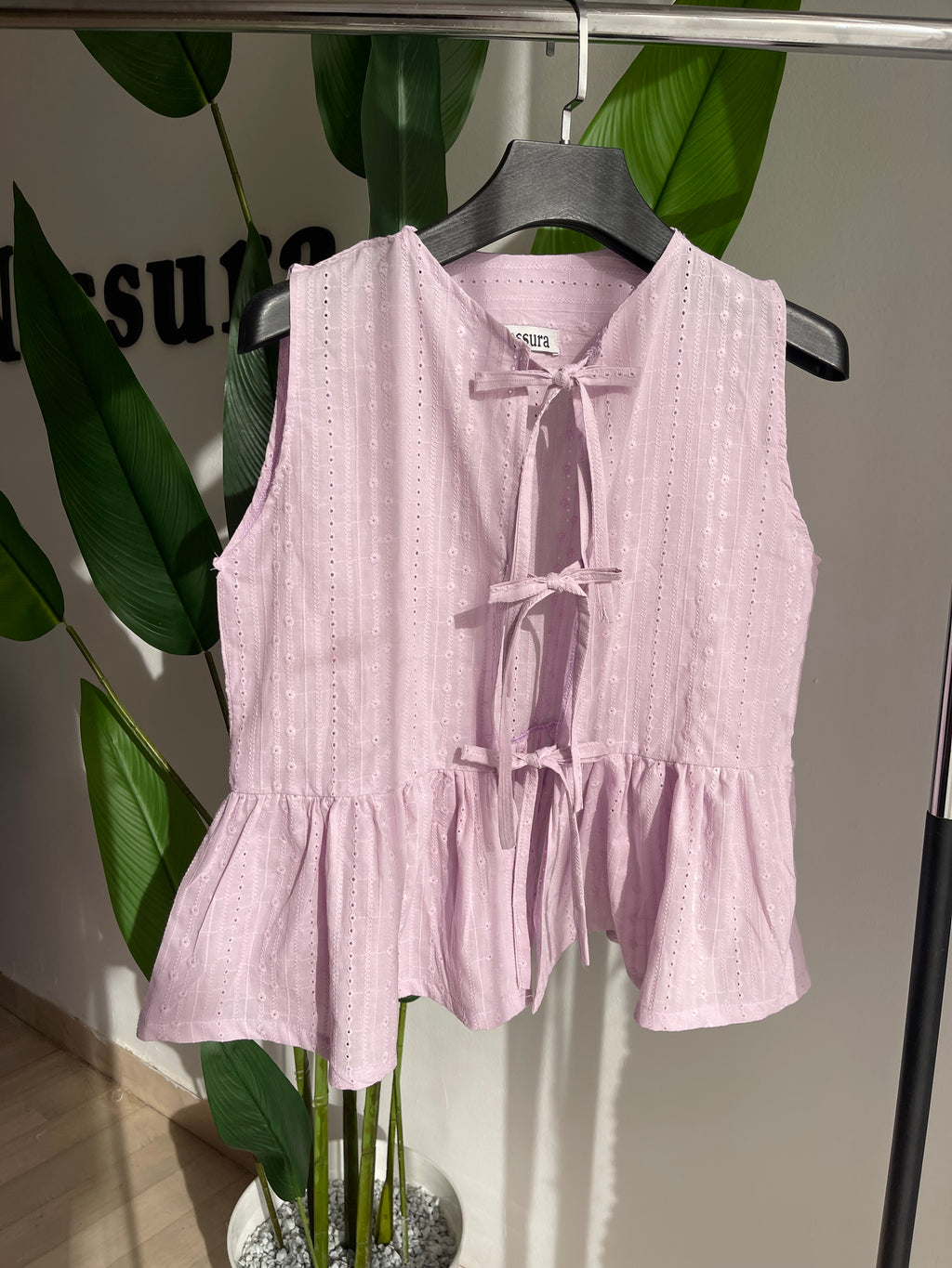 HAUT COQUETTE EN BRODERIE ANGLAISE