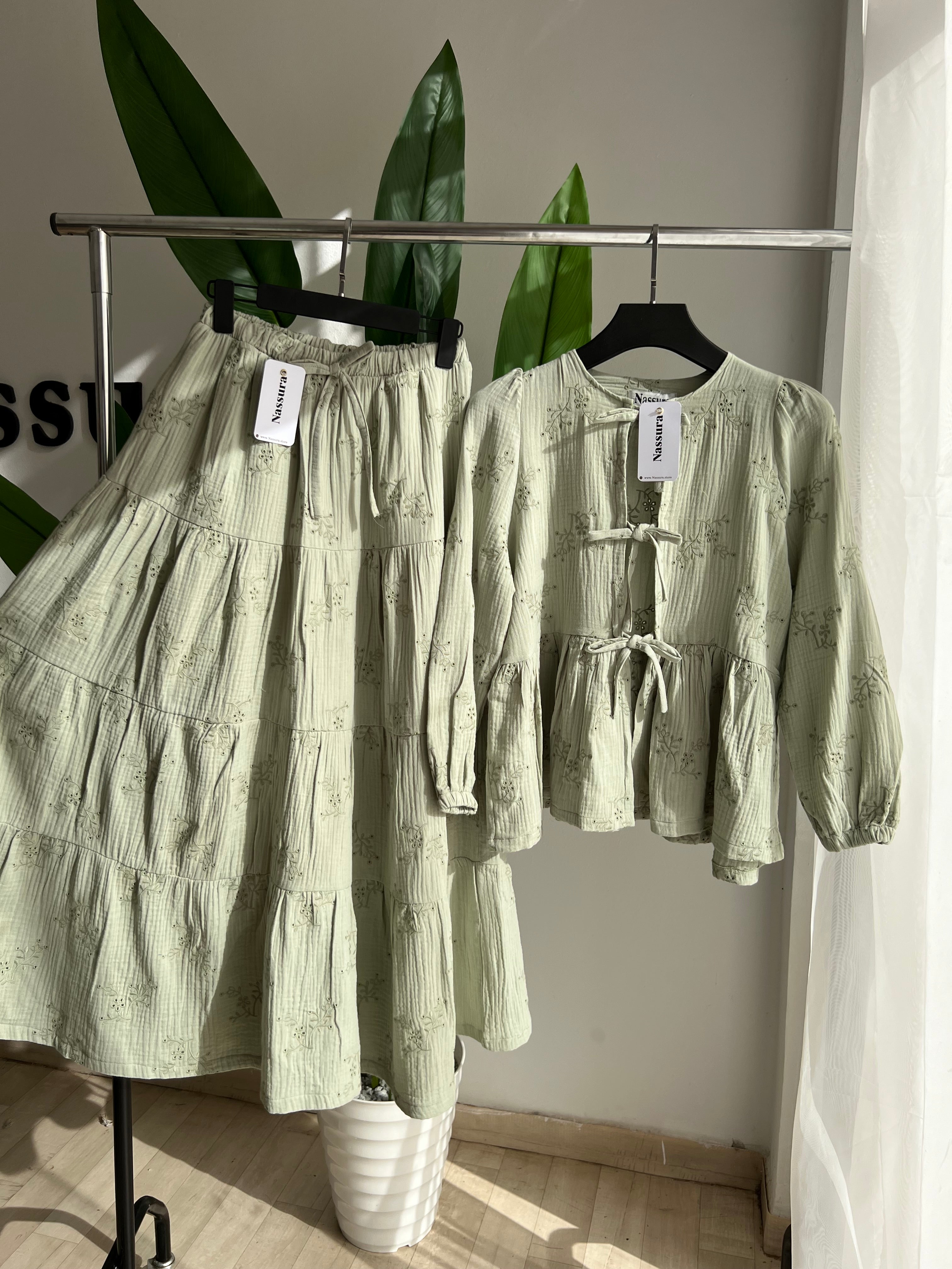 ENSEMBLE NULIFER EN BRAUDERIE ANGLAISE
