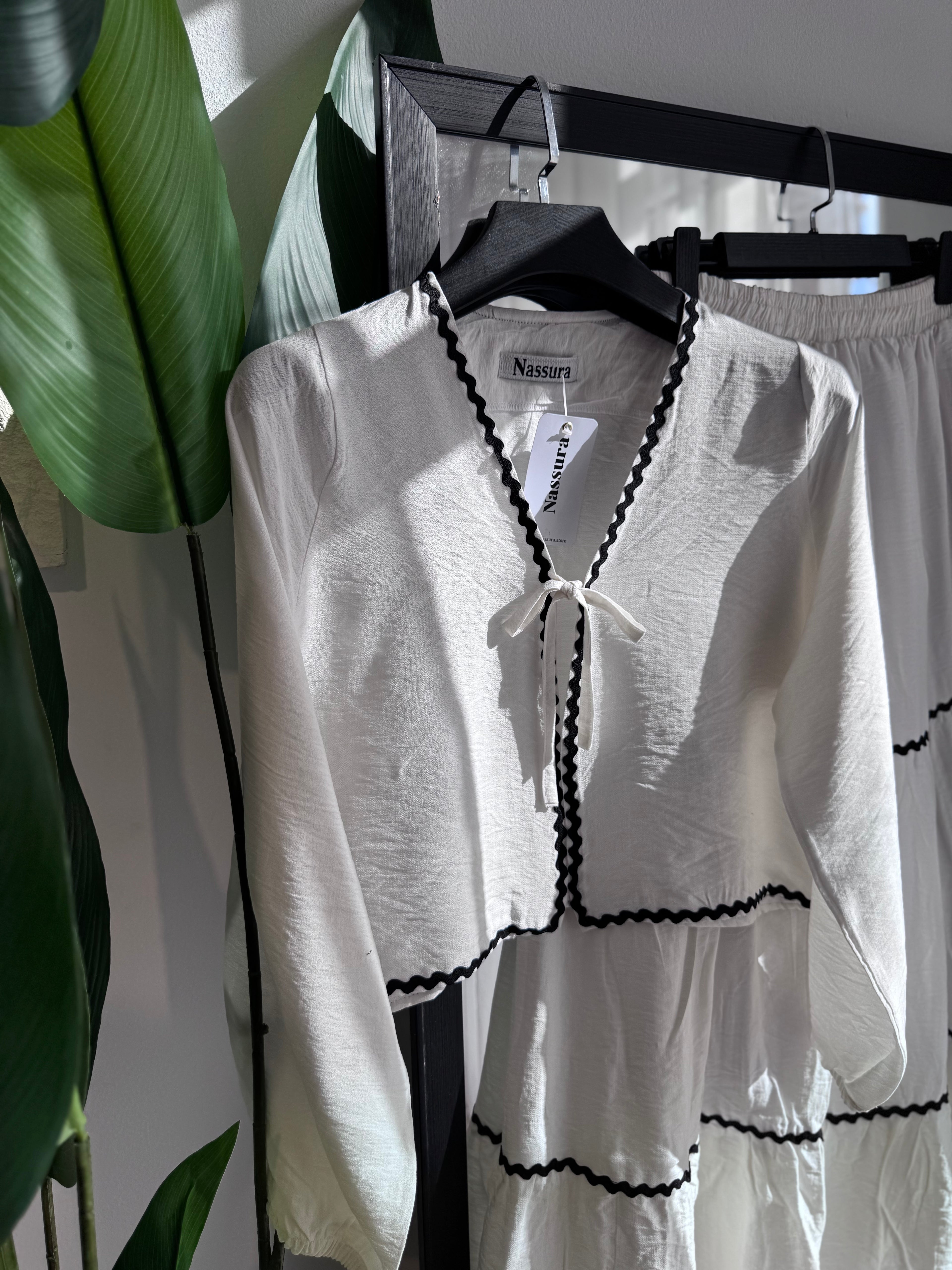 Ensemble "WAVES" en lin