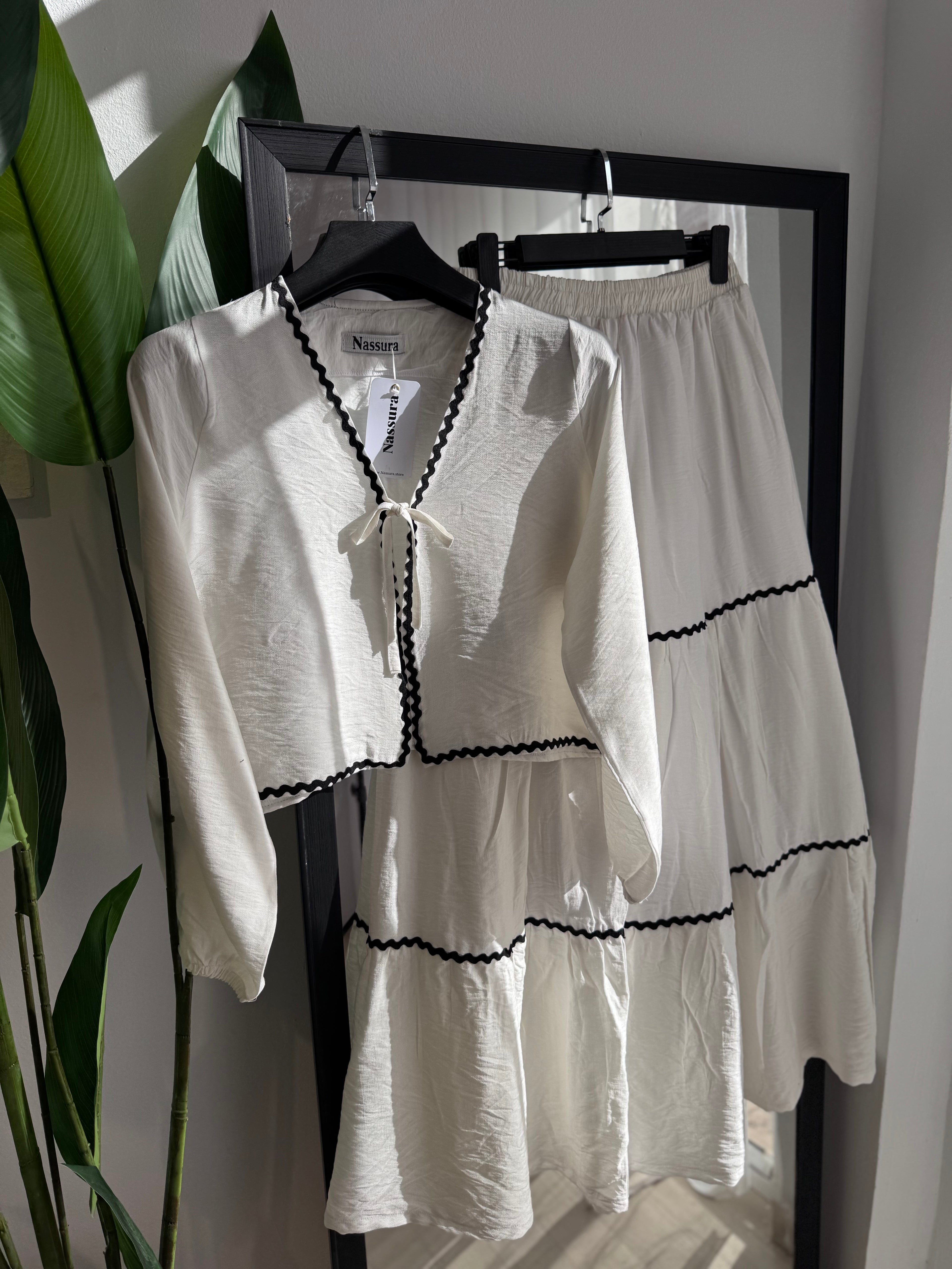 Ensemble "WAVES" en lin