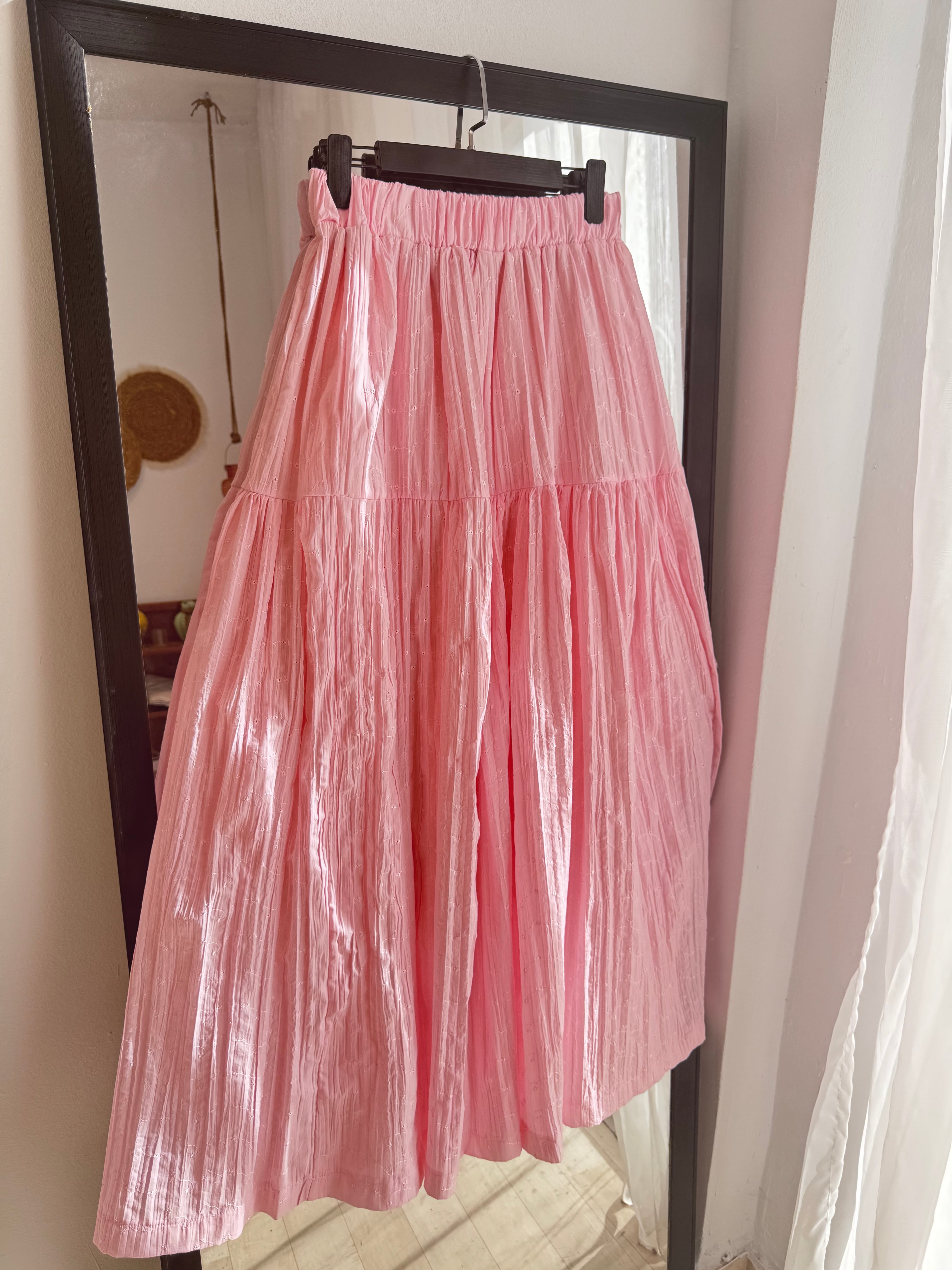 jupe en popeline froissé avec du broderie anglaise