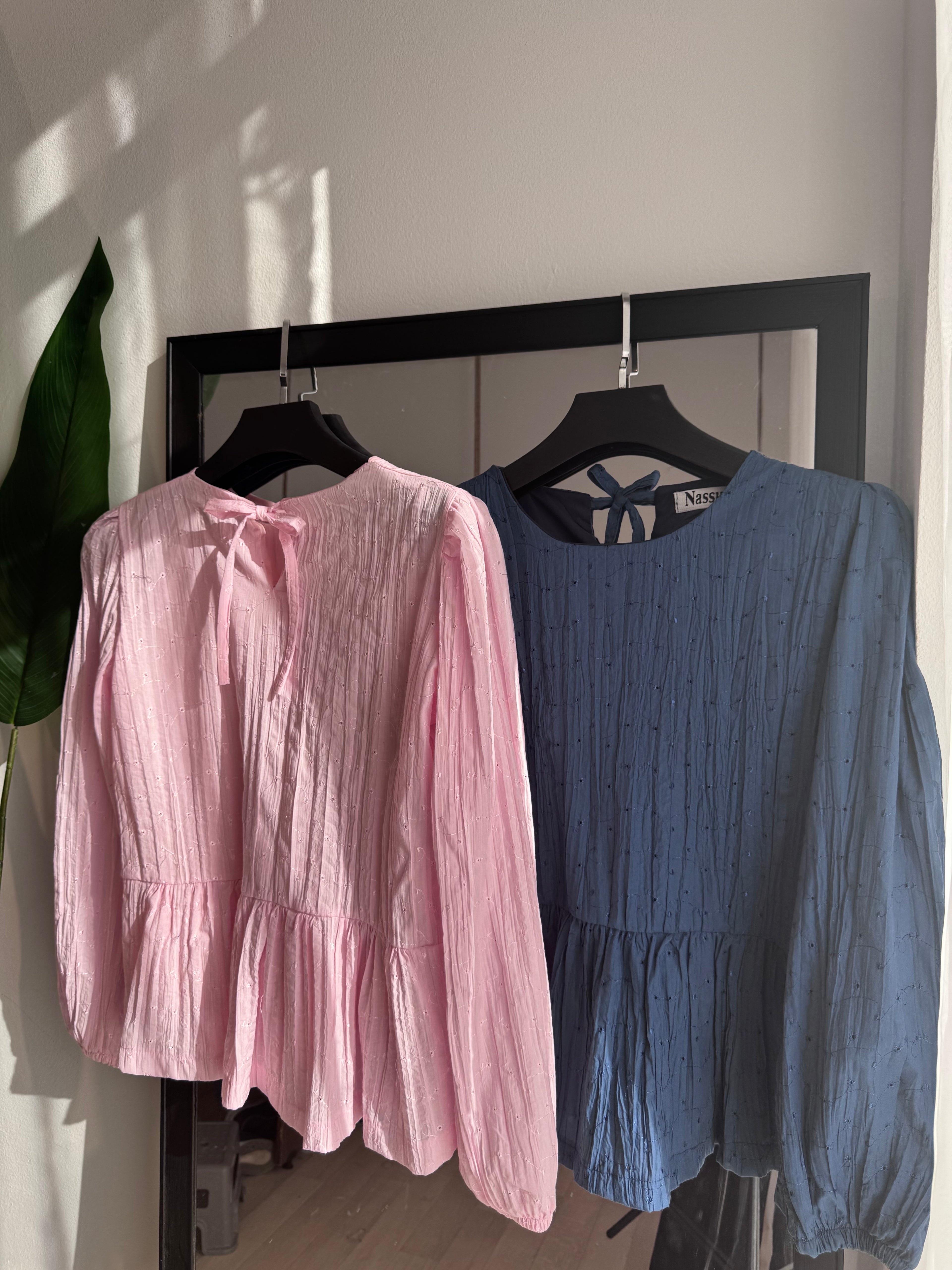 HAUT EN POPLINEEN BRODEIE ANGLAISE