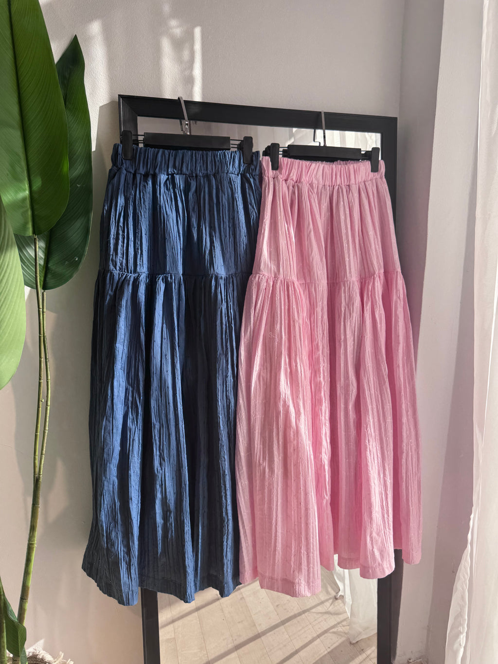 jupe en popeline froissé avec du broderie anglaise