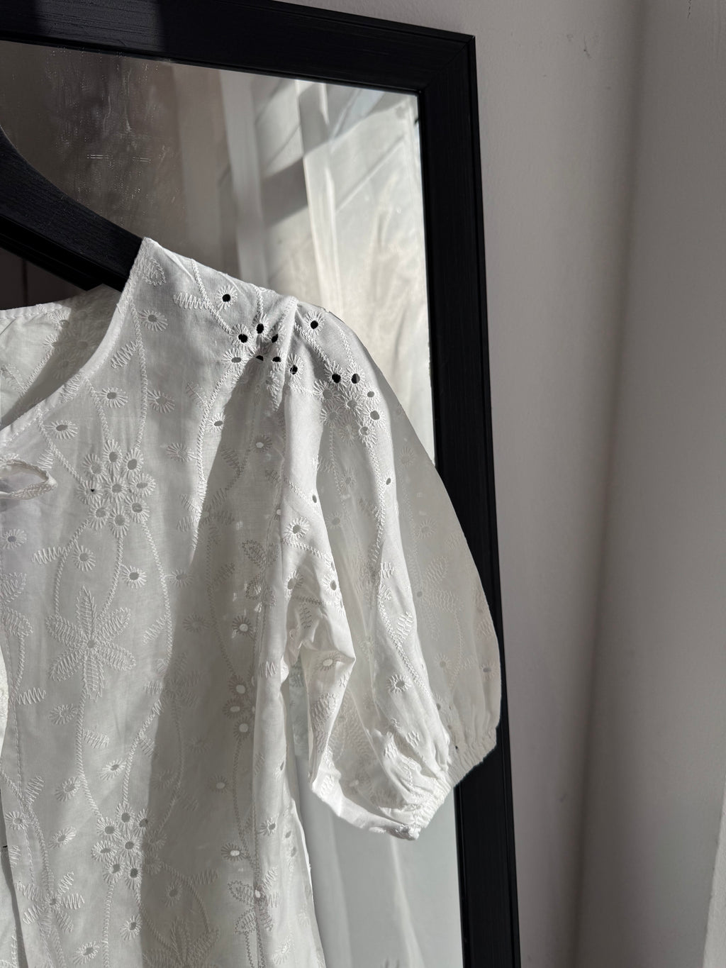 haut en broderie anglaise demi manche