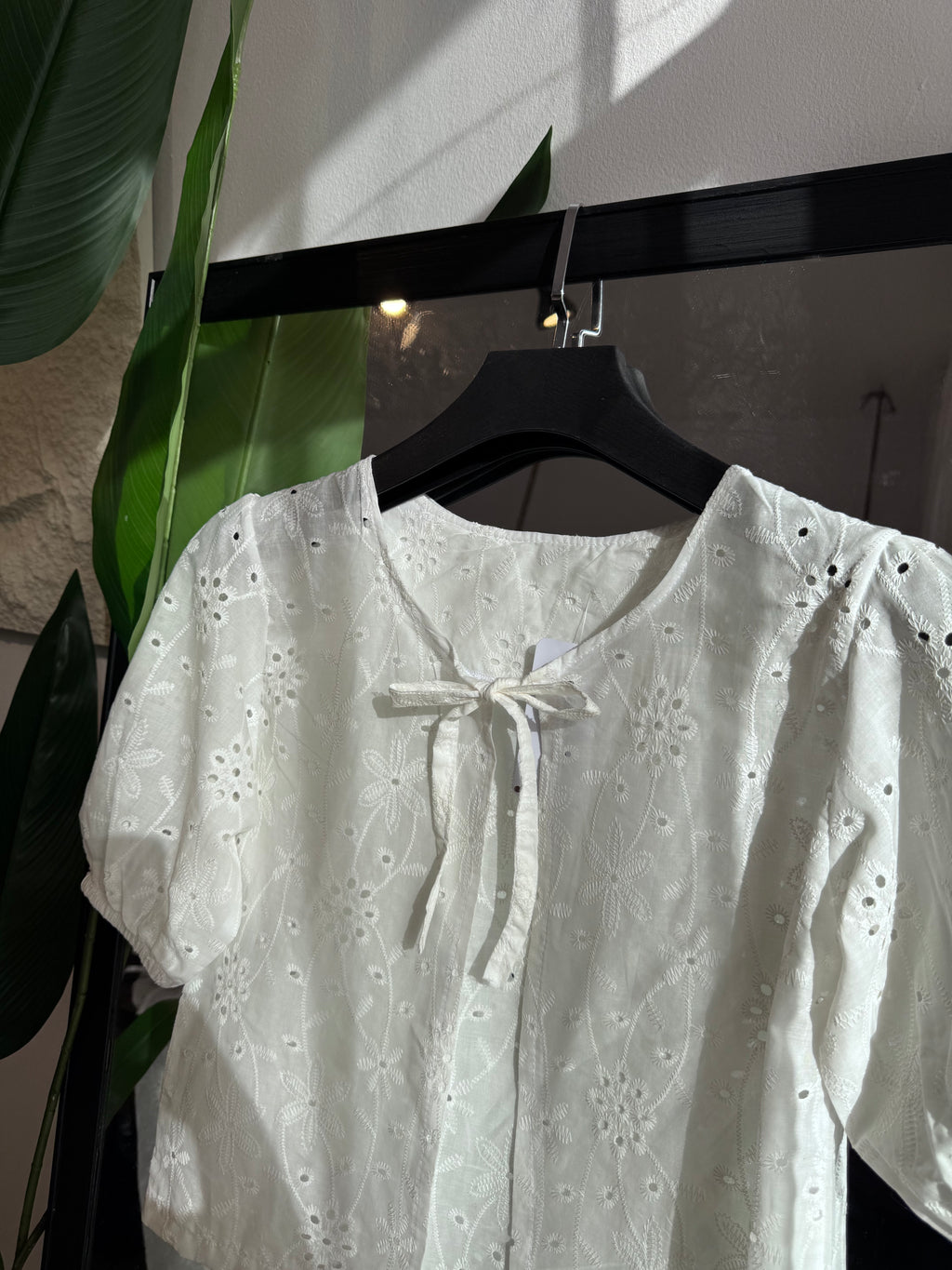 haut en broderie anglaise demi manche