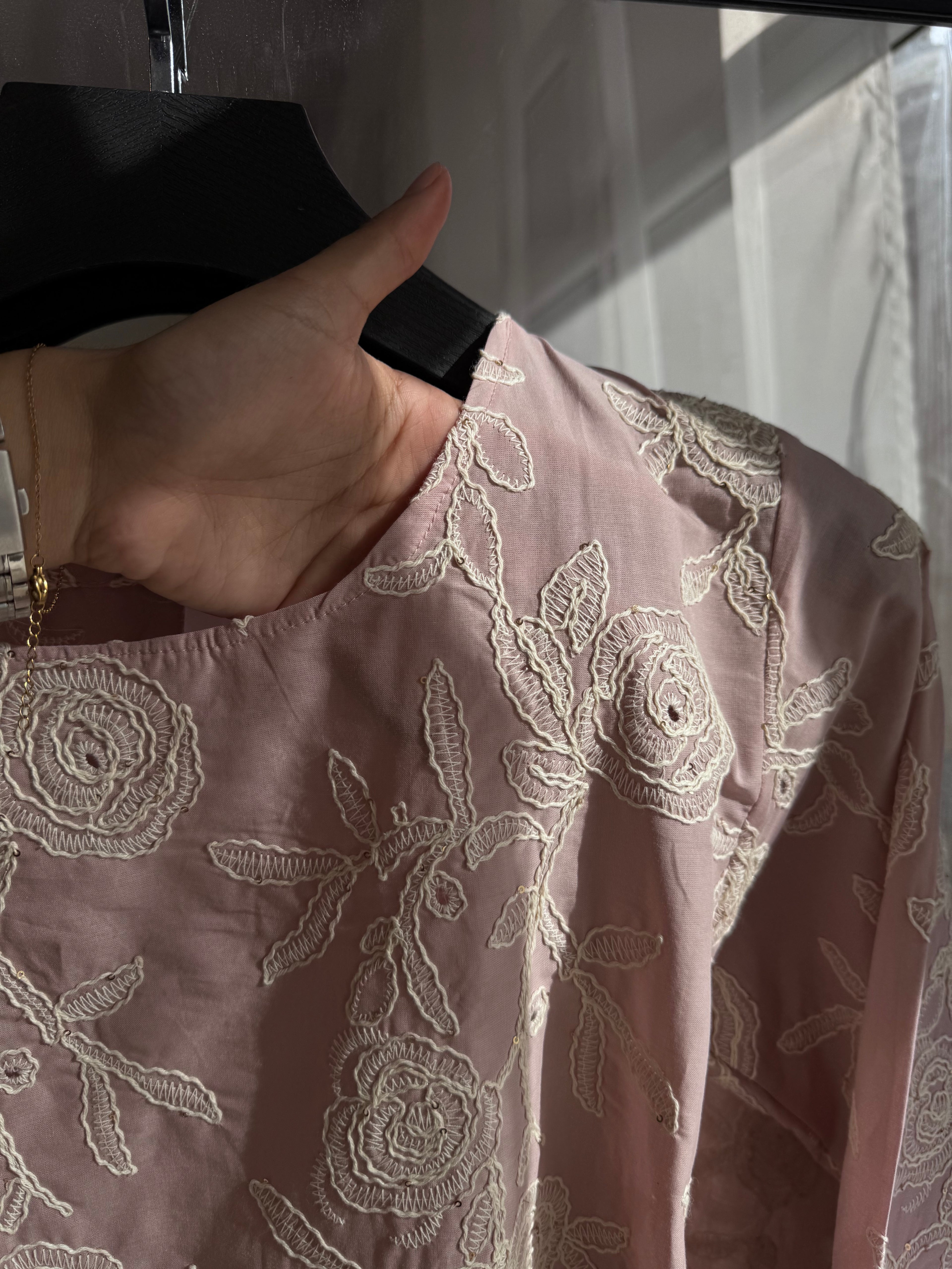 haut en popeline  broderie 3D