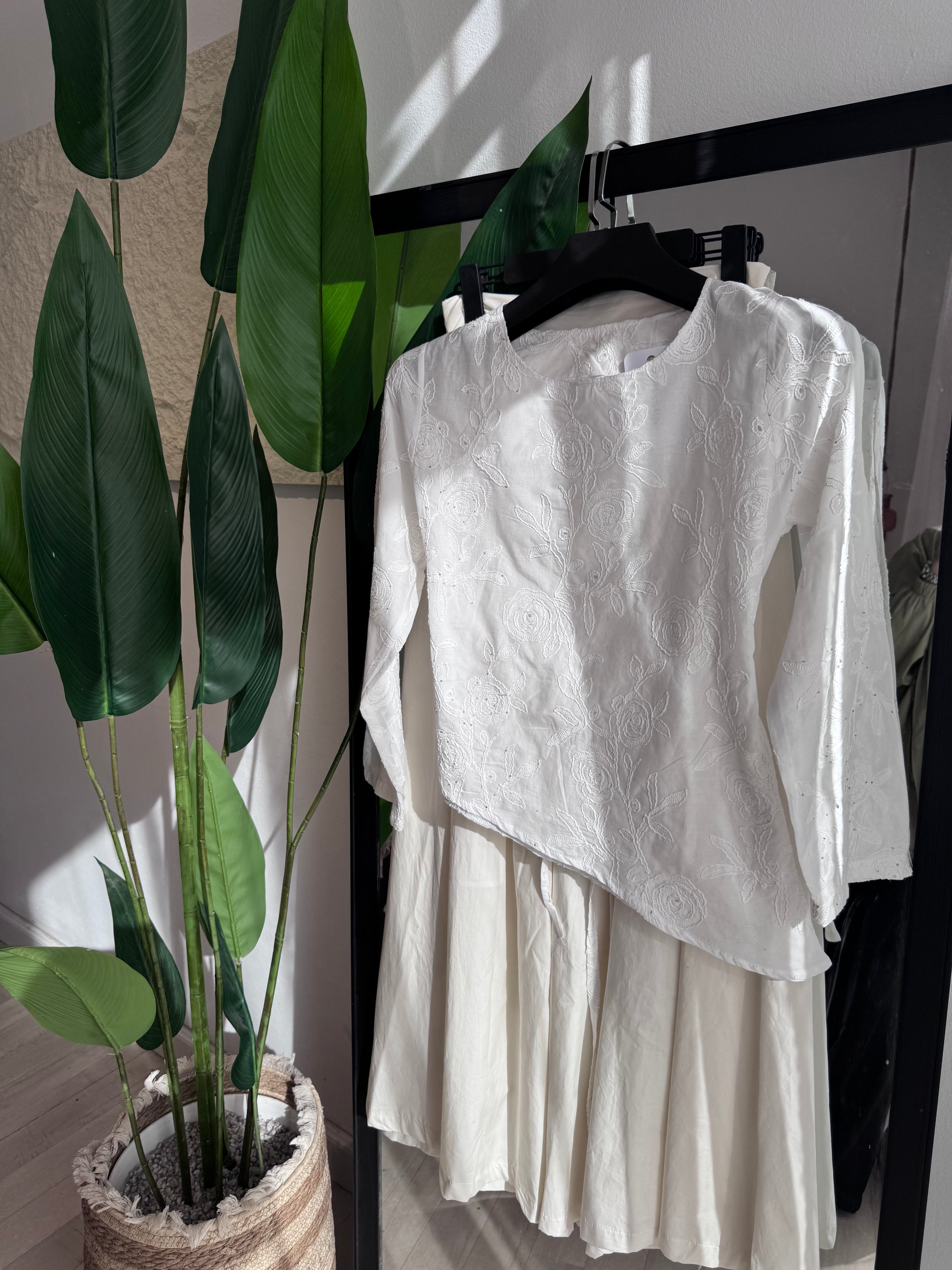 haut en popeline  broderie 3D