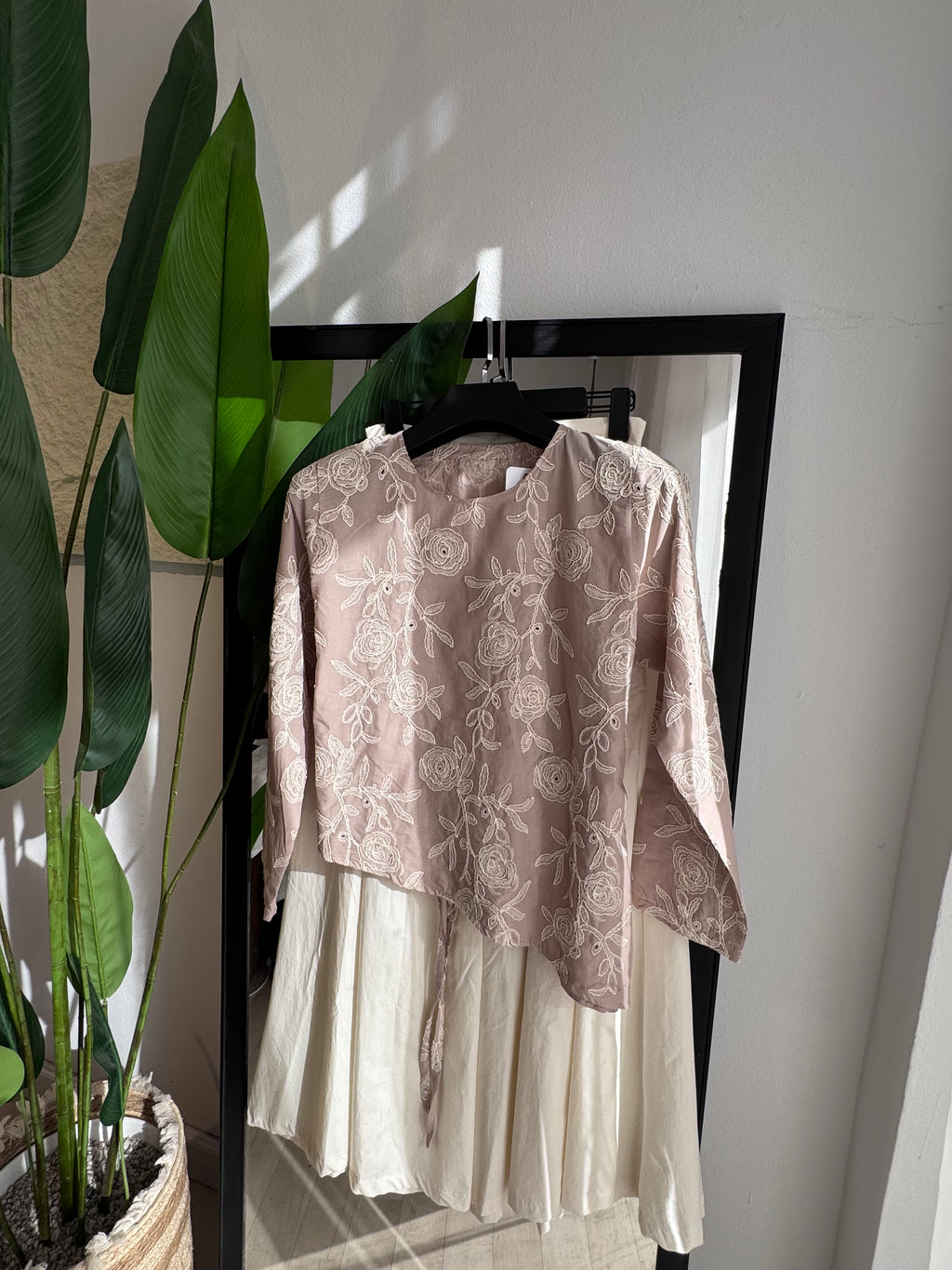 haut en popeline  broderie 3D