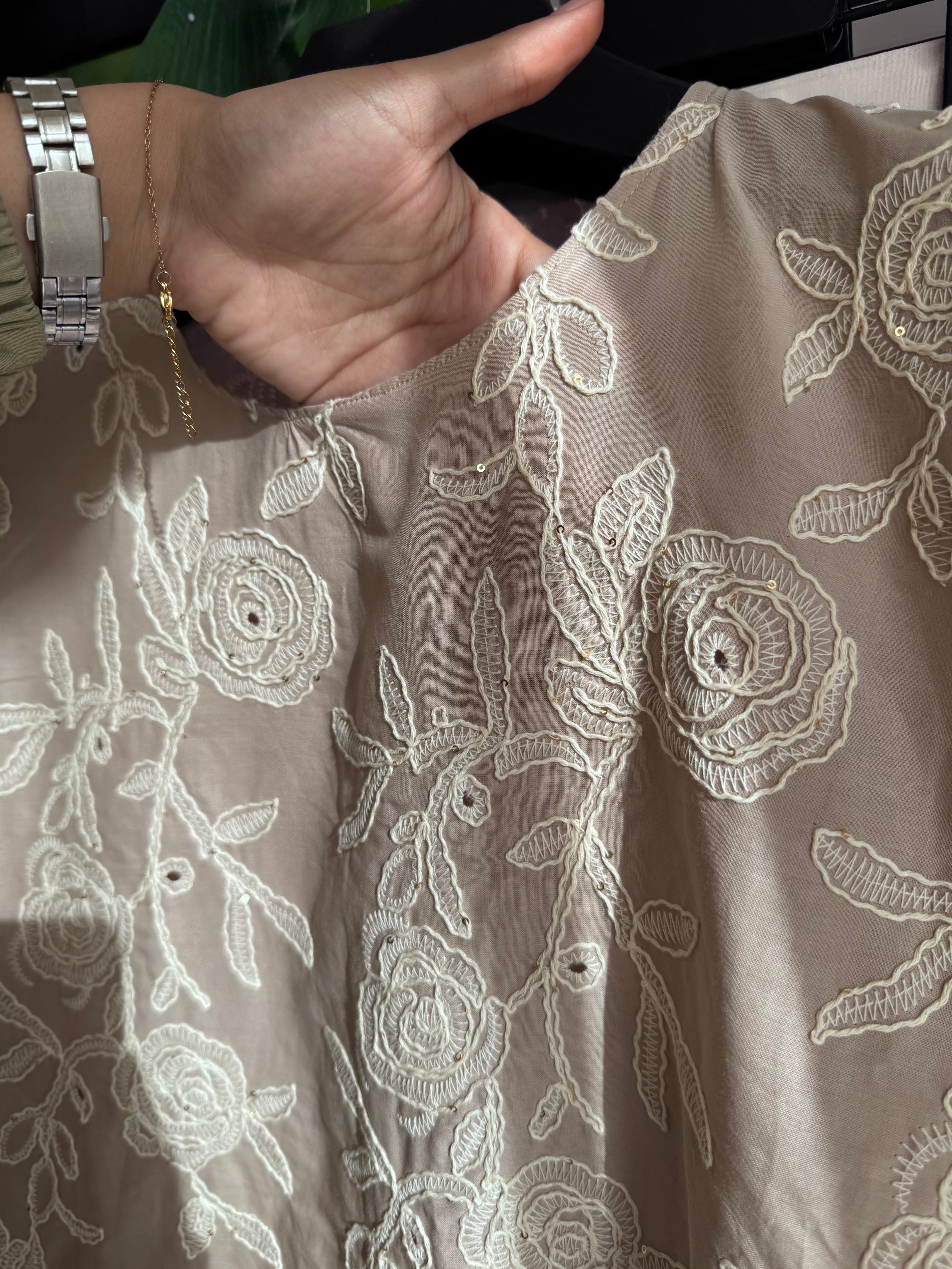 haut en popeline  broderie 3D
