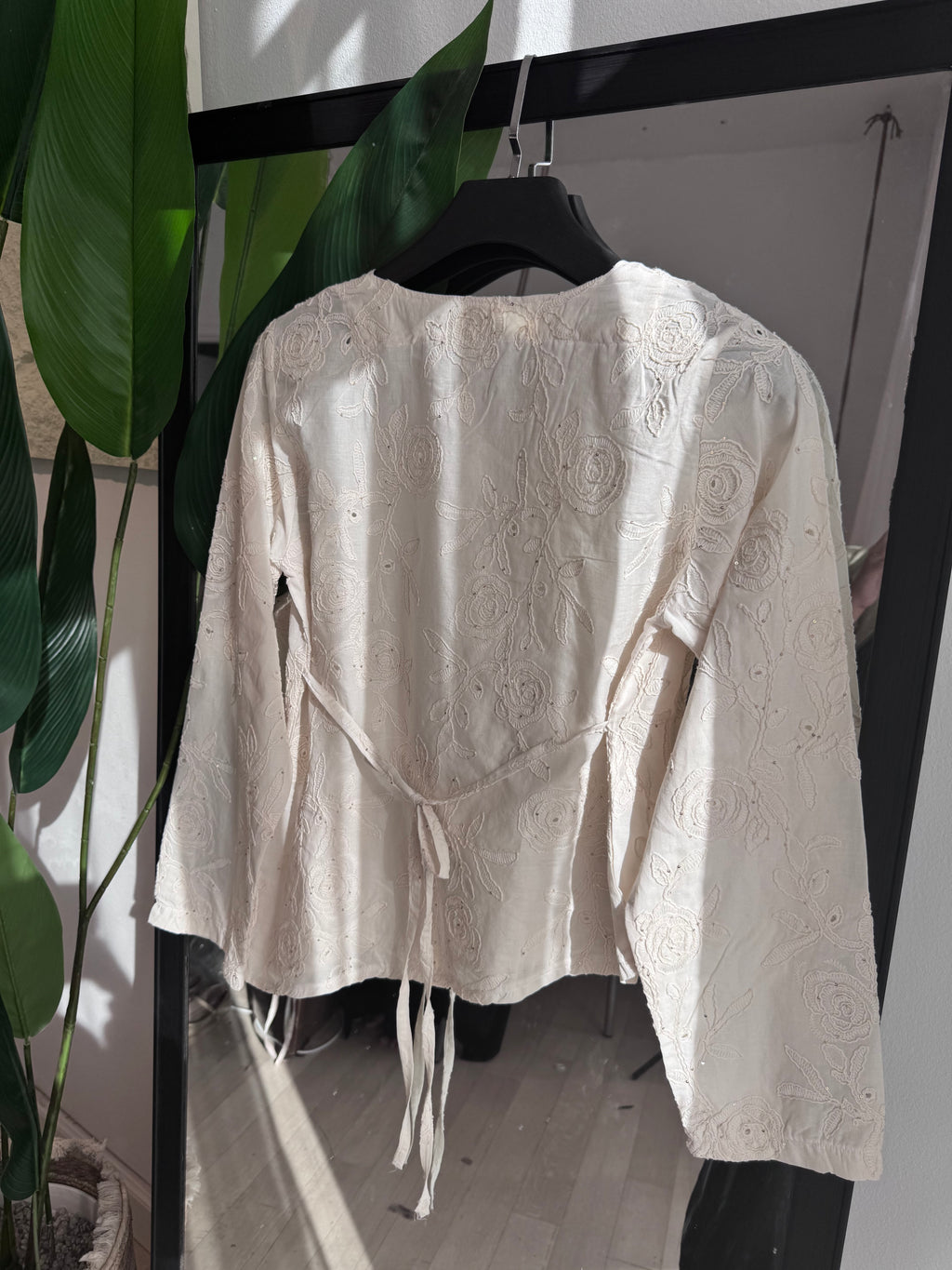 haut en popeline  broderie 3D