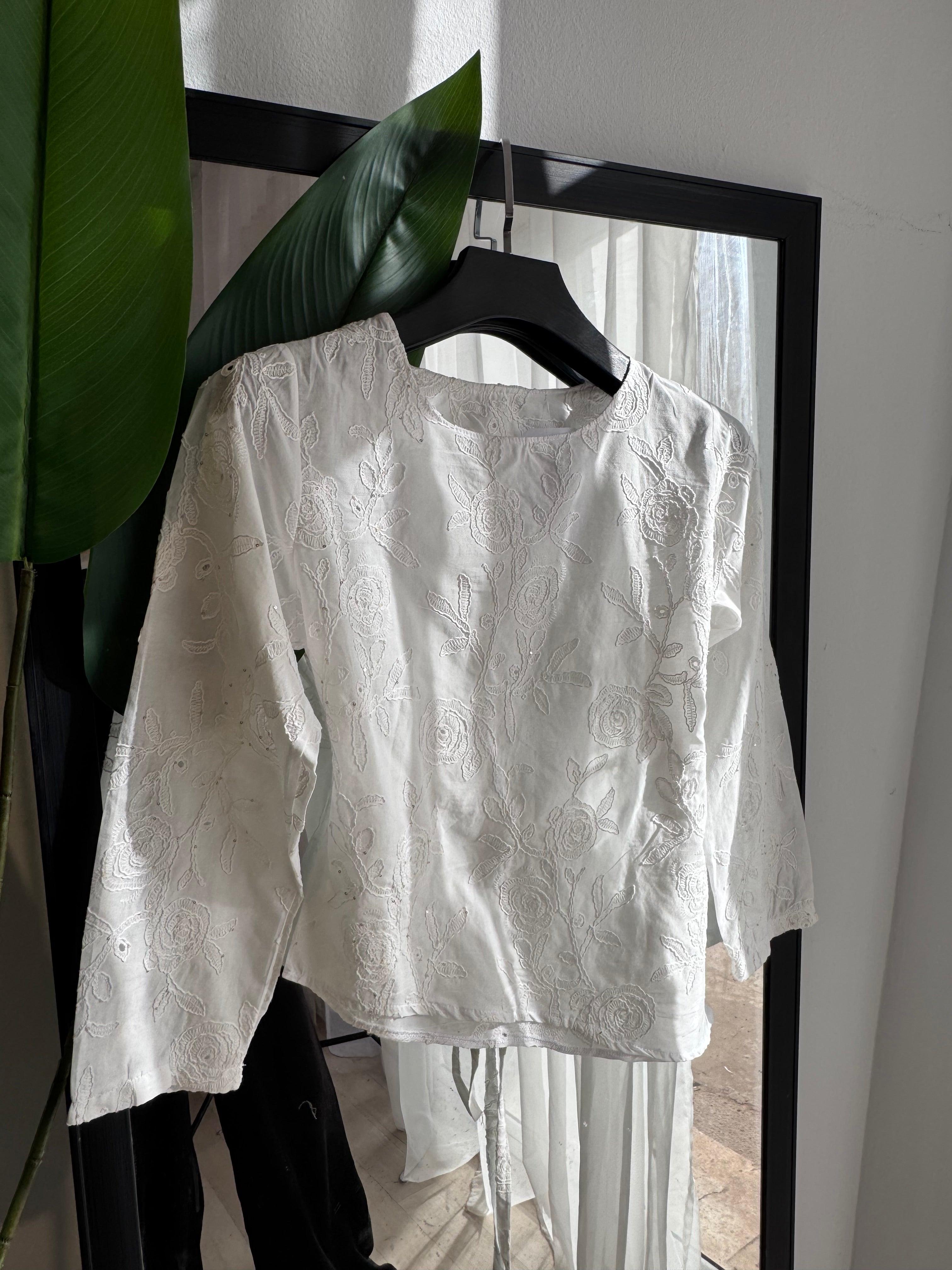 haut en popeline  broderie 3D