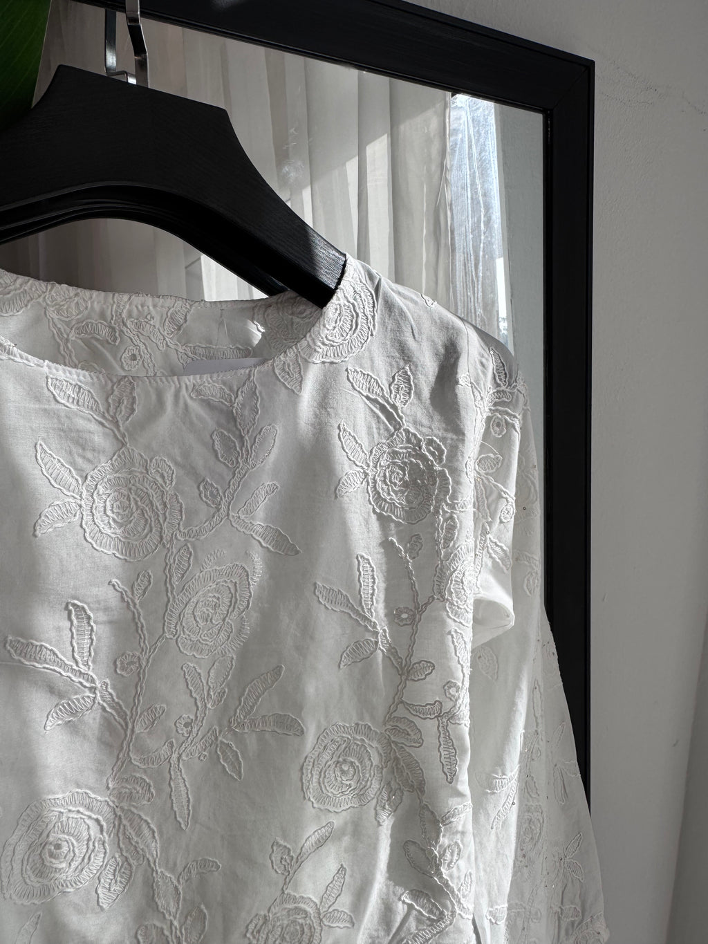 haut en popeline  broderie 3D