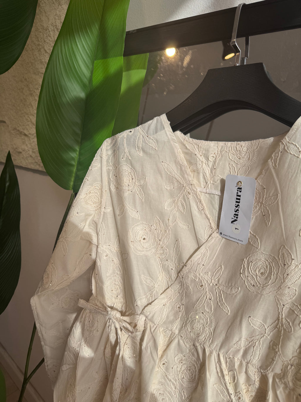 haut croisé en popeline broderie 3D
