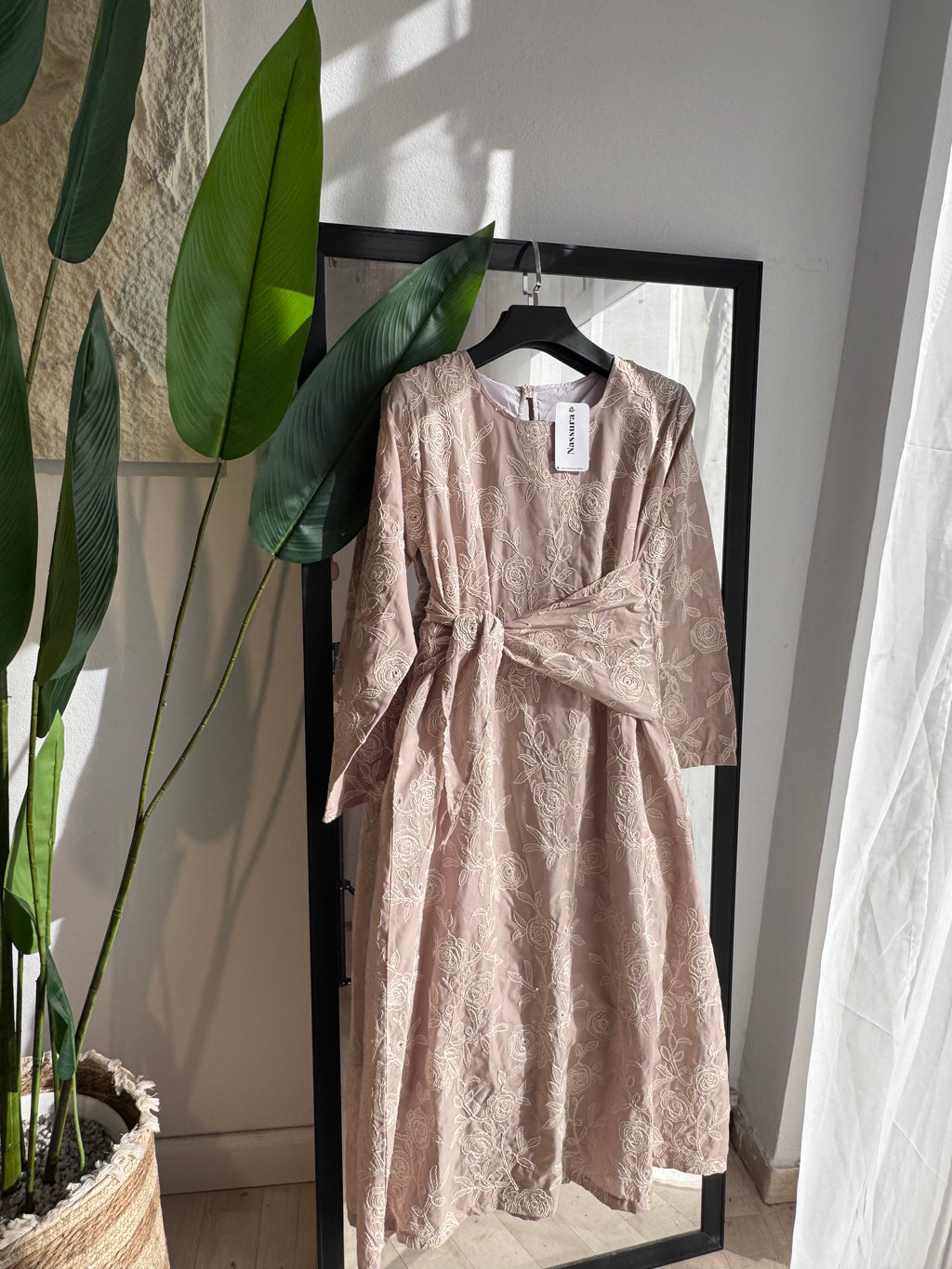 robe en popeline broderie 3d