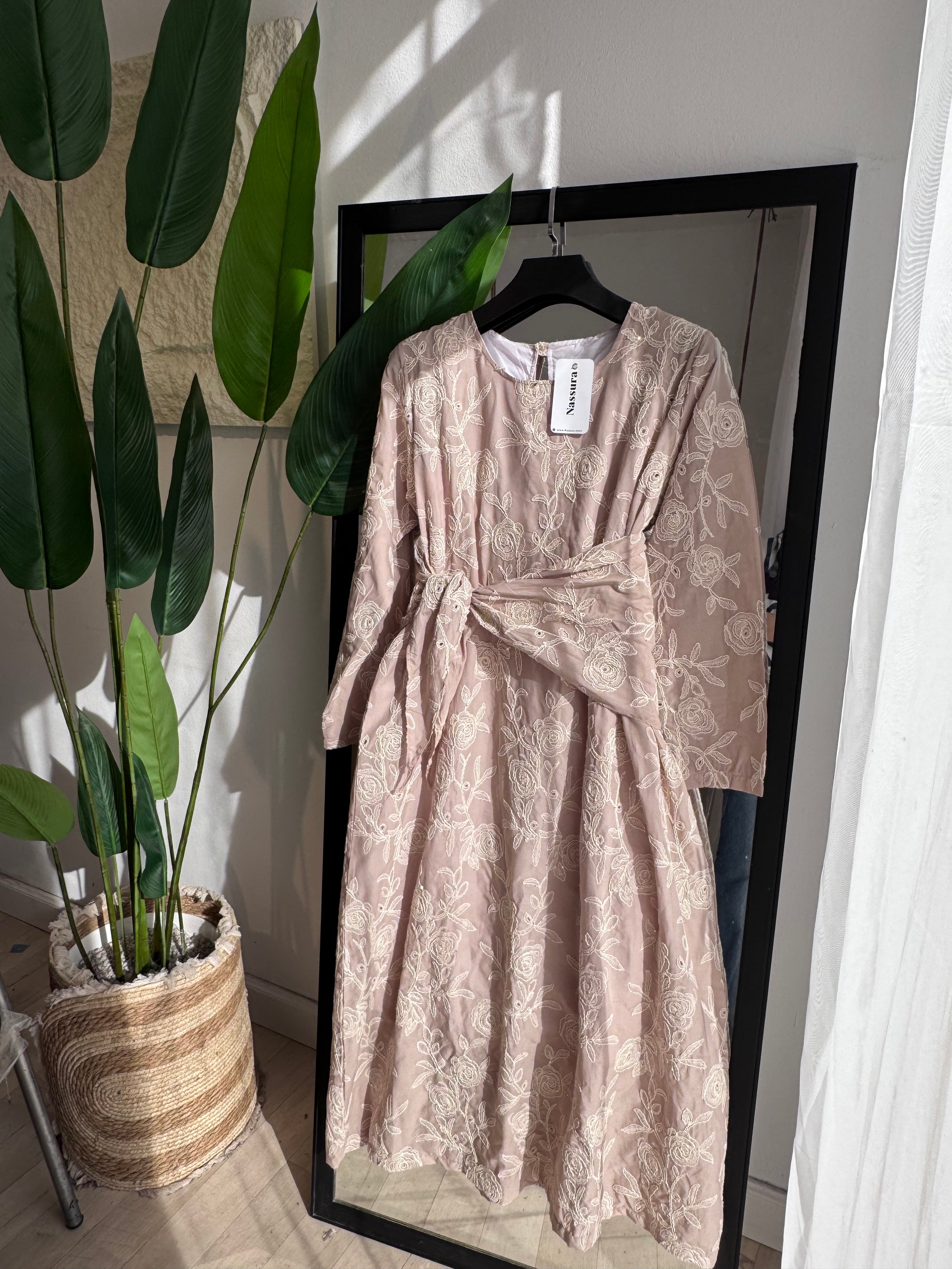 robe en popeline broderie 3d