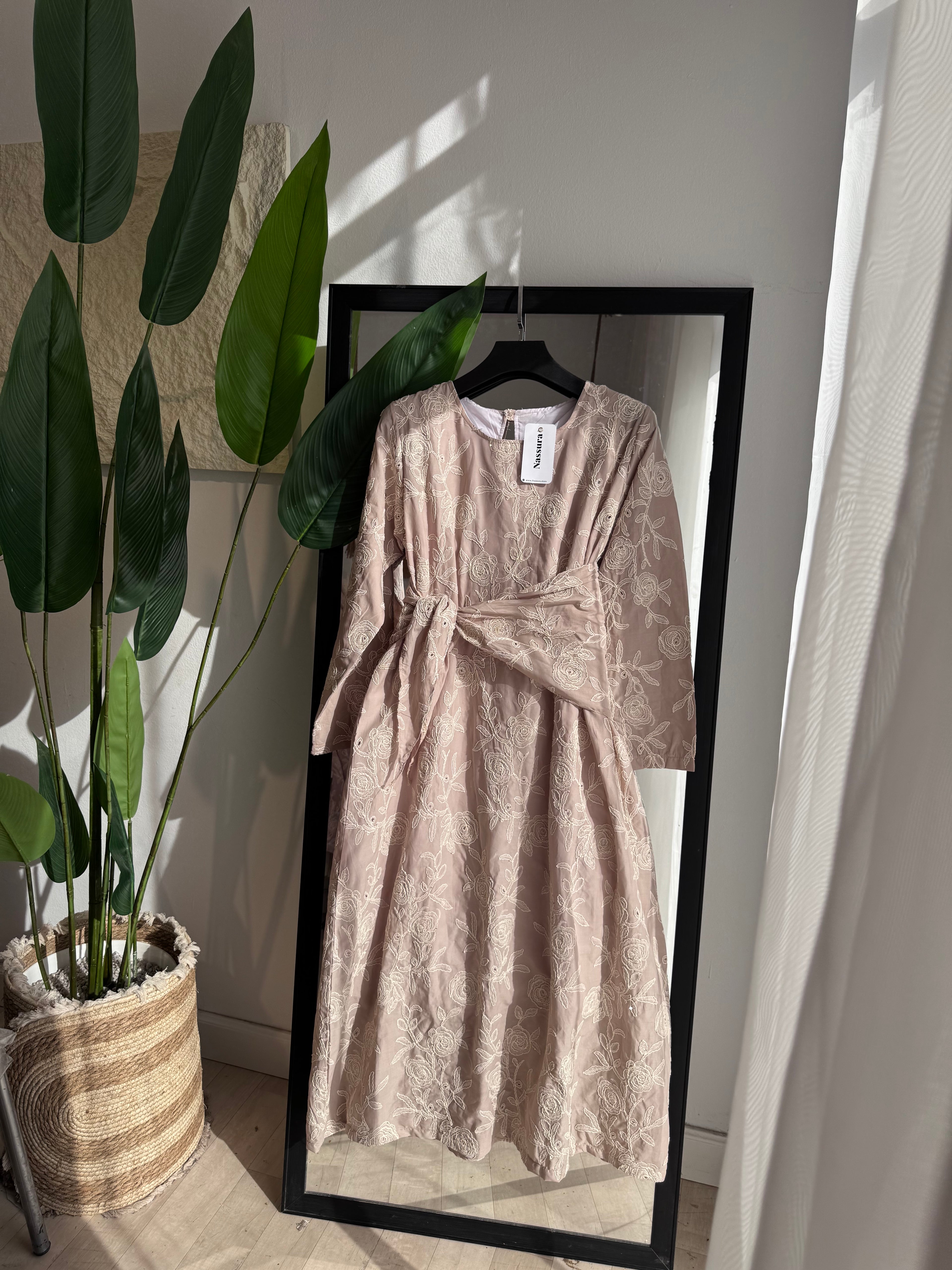 robe en popeline broderie 3d