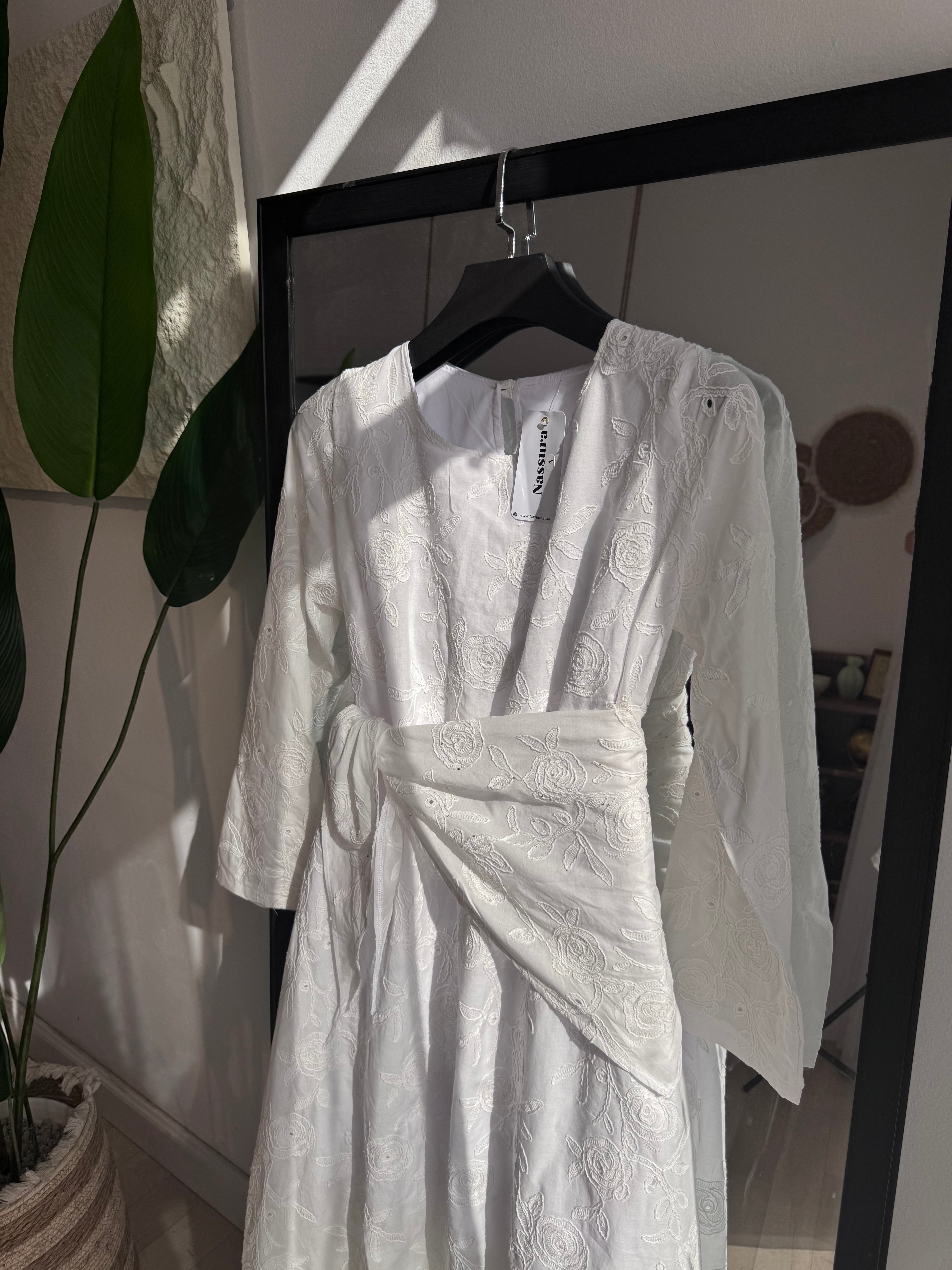 robe en popeline broderie 3d