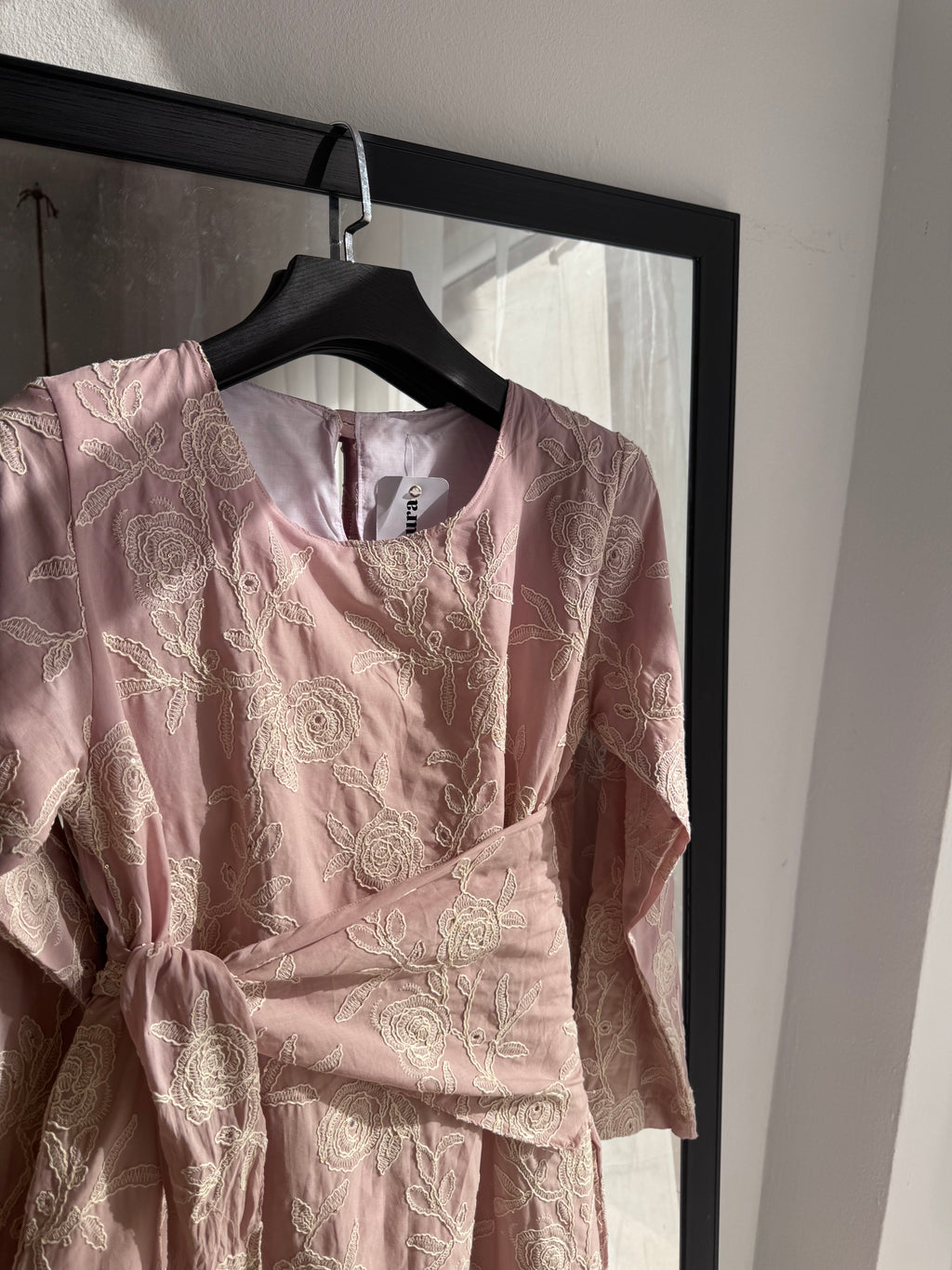 robe en popeline broderie 3d