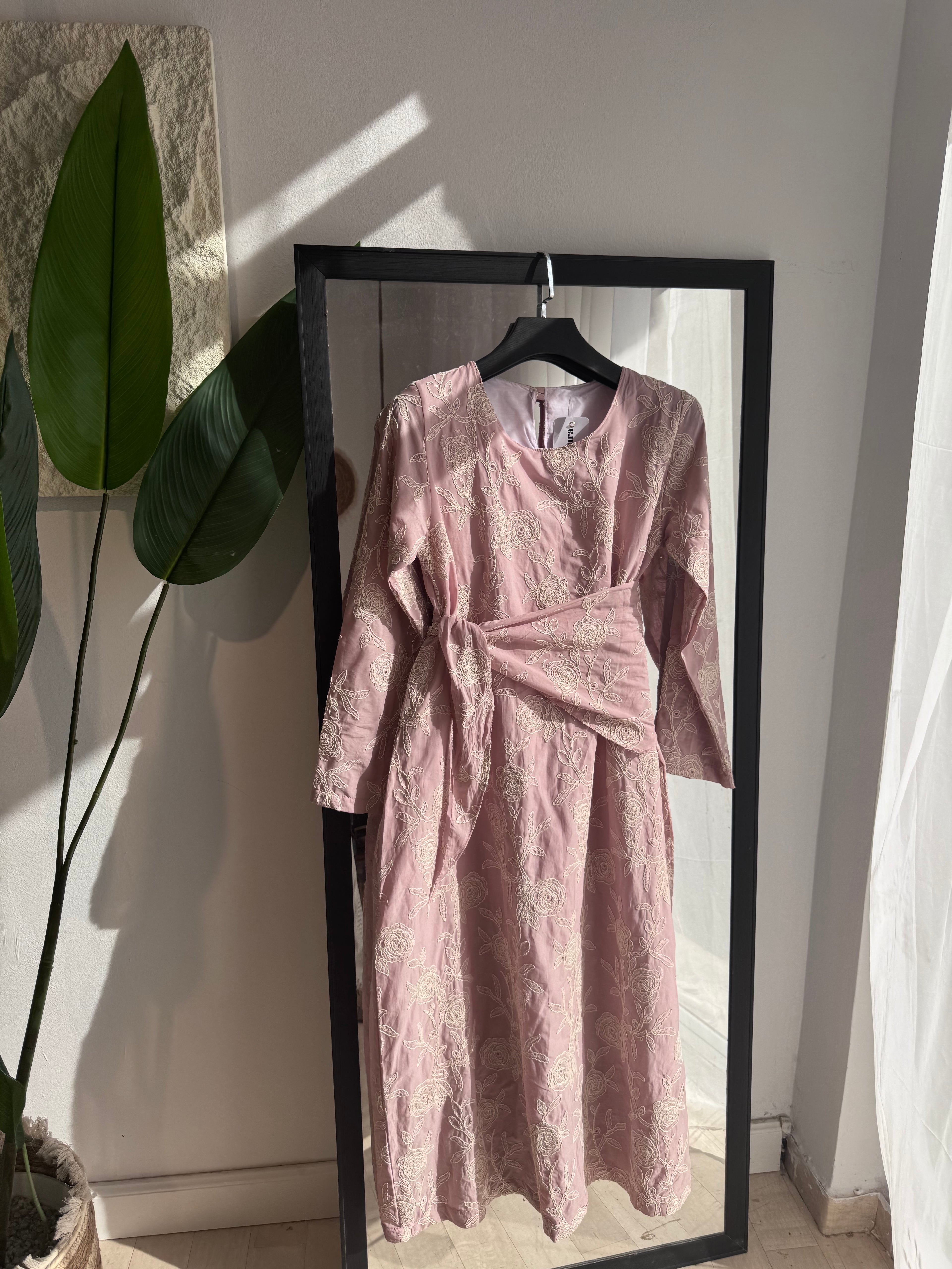 robe en popeline broderie 3d