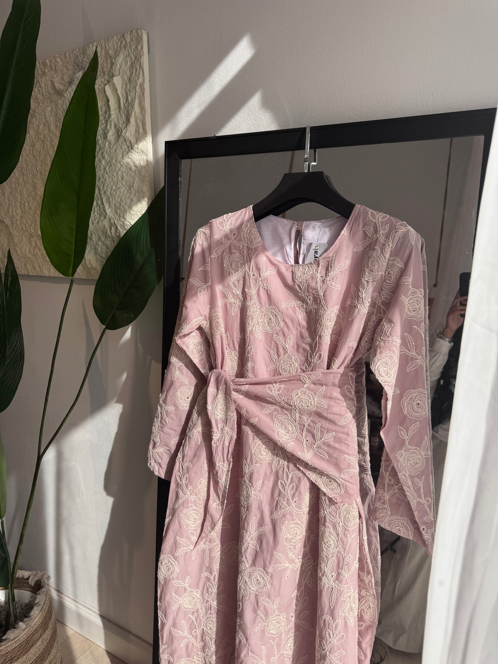 robe en popeline broderie 3d