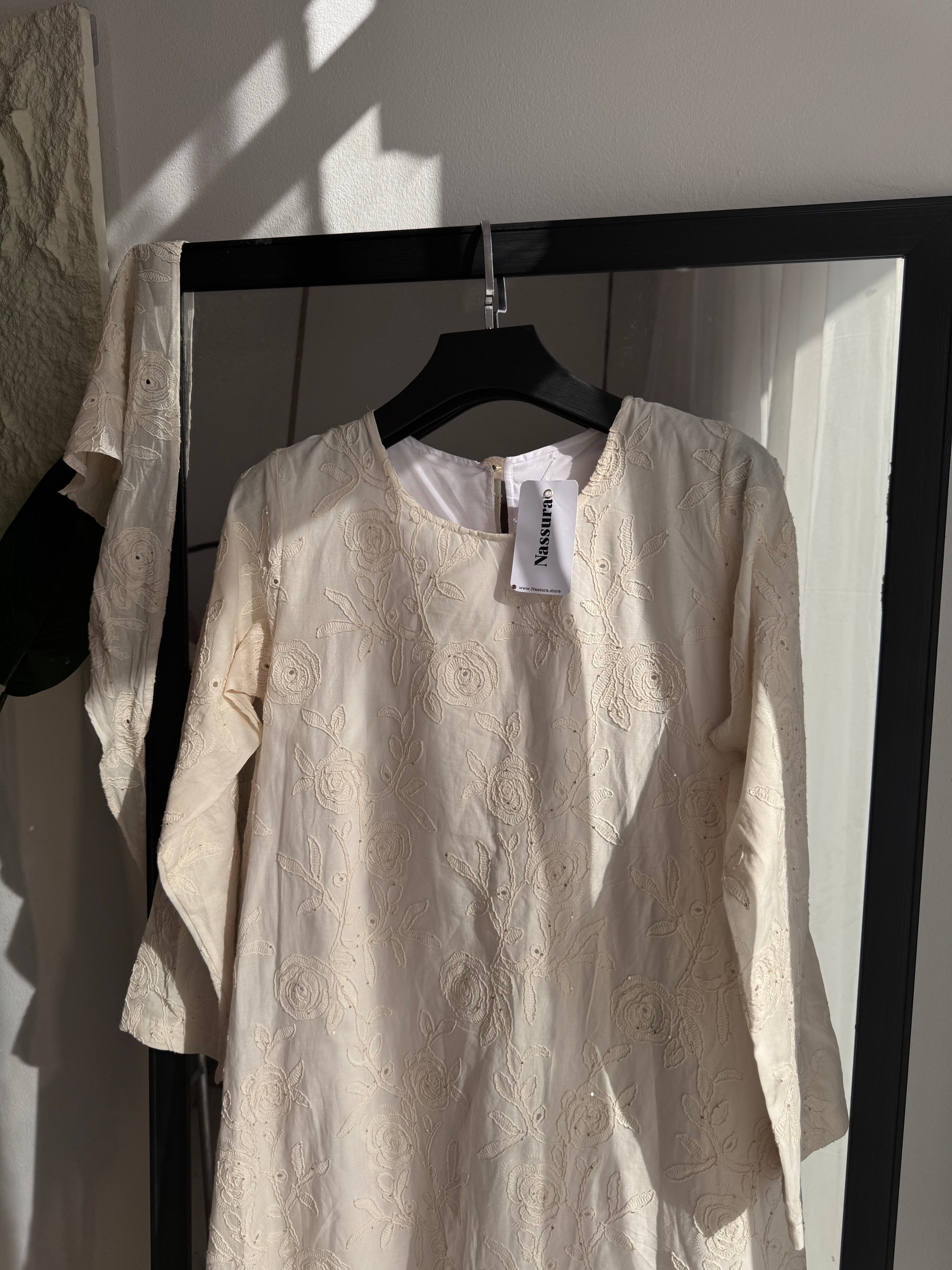 robe en popeline broderie 3d