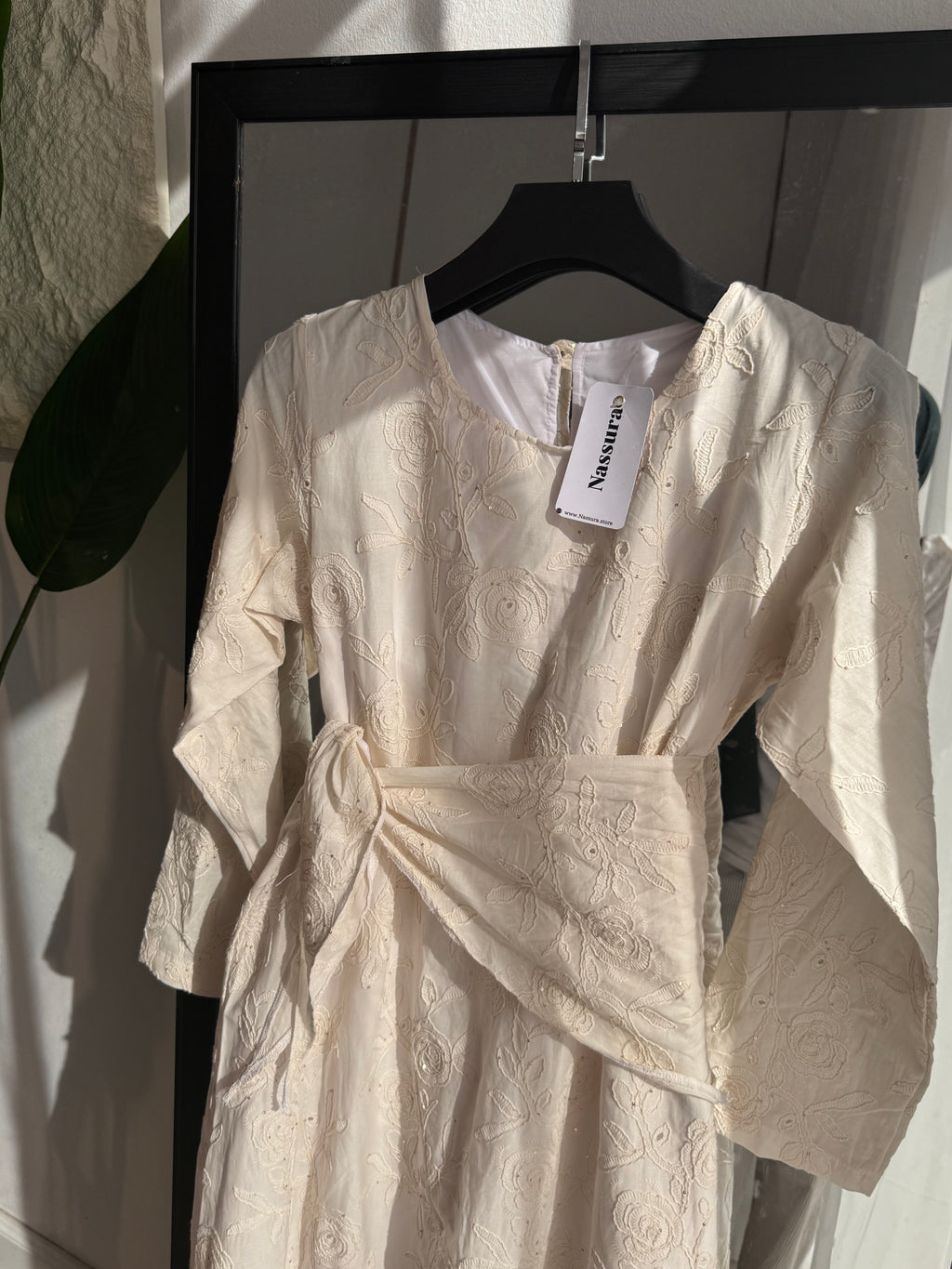 robe en popeline broderie 3d