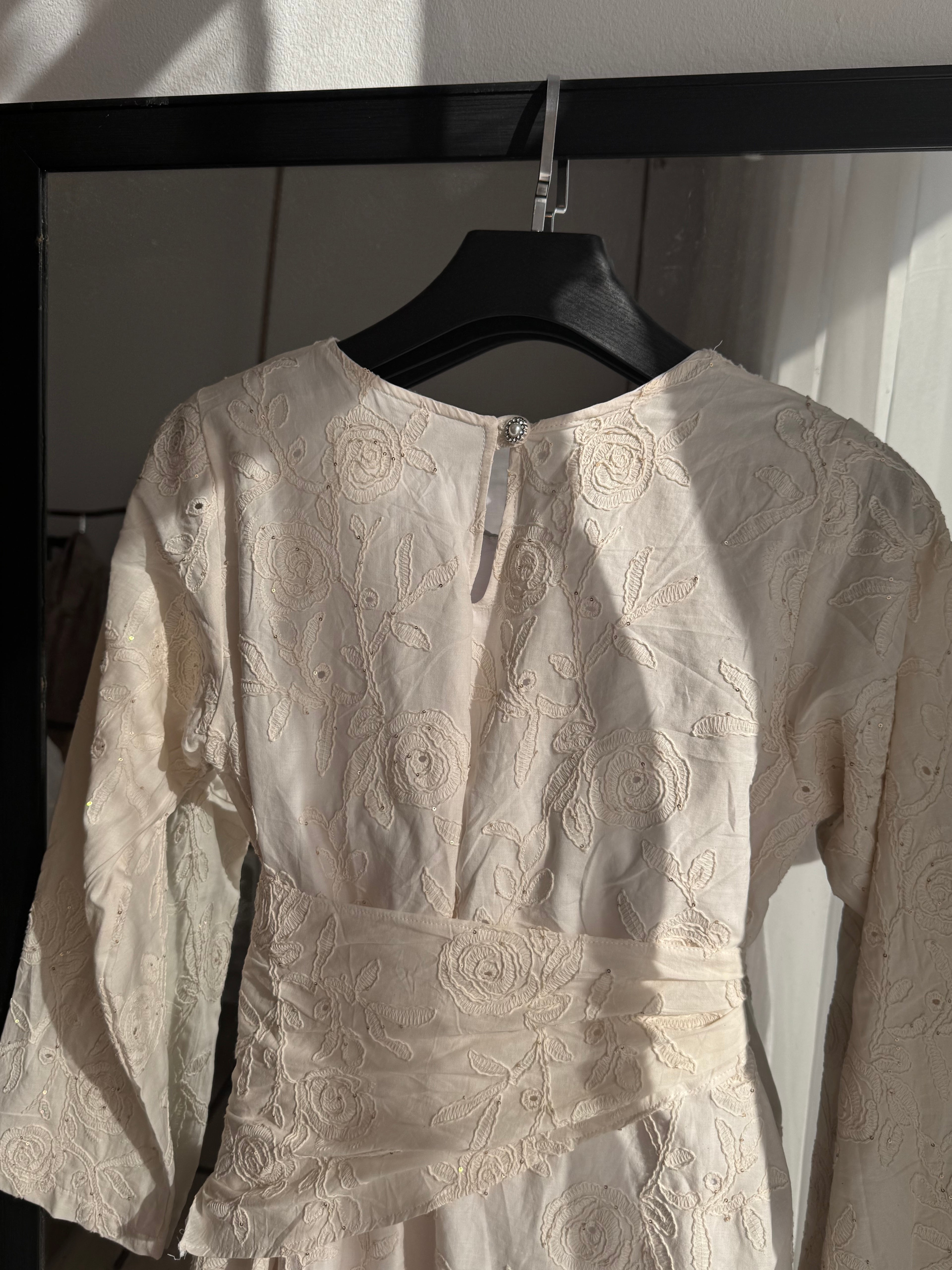 robe en popeline broderie 3d
