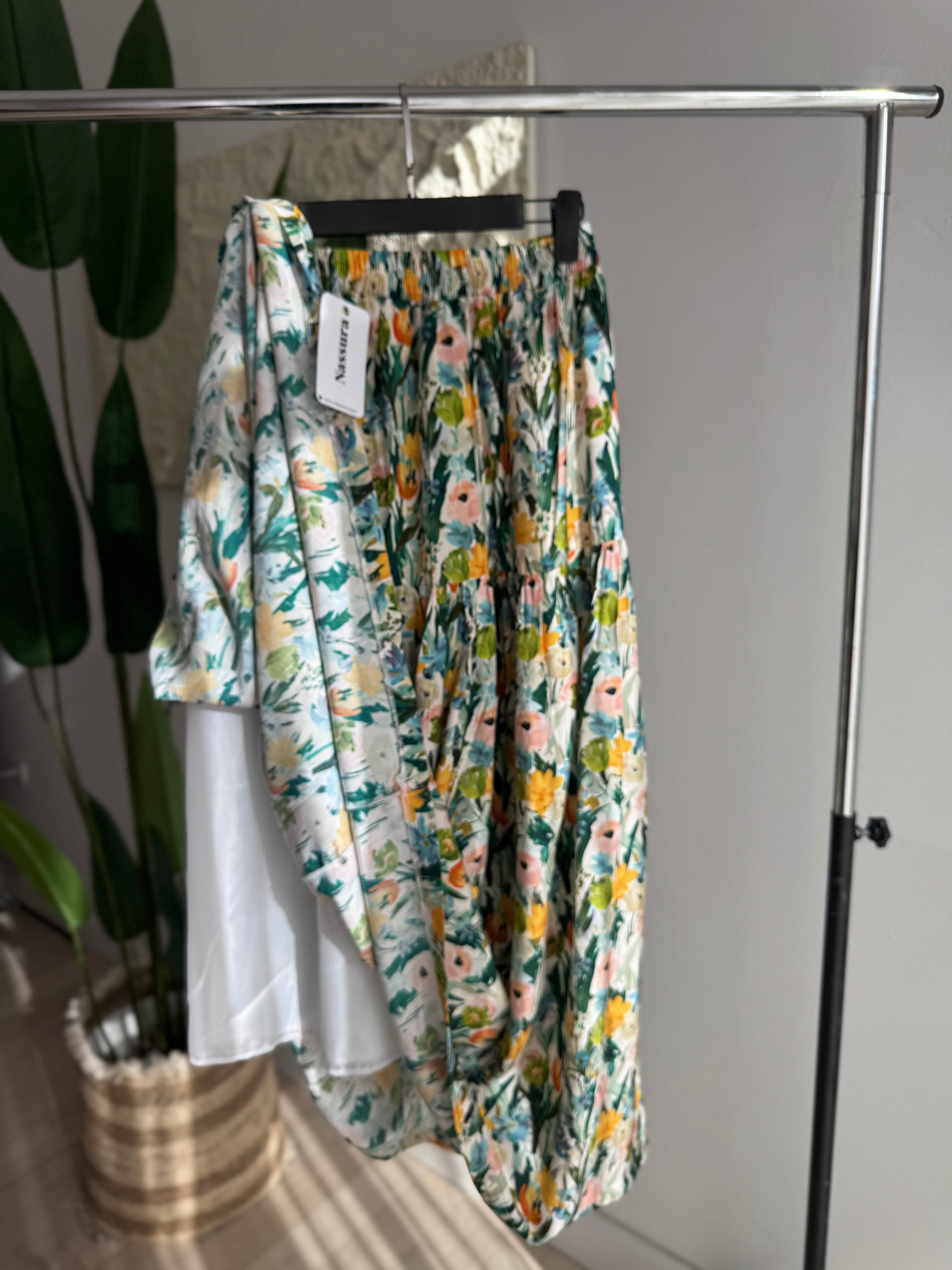 Jupe a fleur en lin avec doublure
